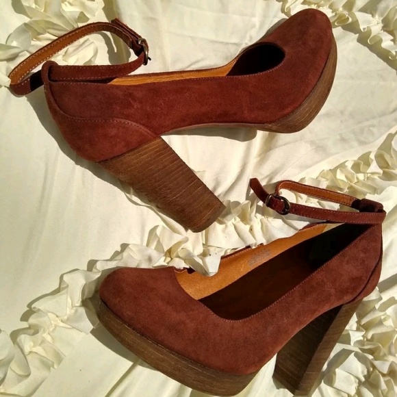 Madewell Shoes - Madewell sz 9.5 Suede Pumps ankle heels leather